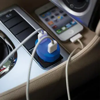 Зарядное двойное устройство USB для автомобиля