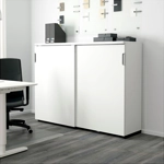 Шкаф с раздвижными дверцами