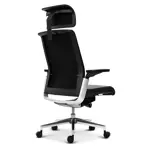 Эргономичное кресло руководителя Match черная кожа