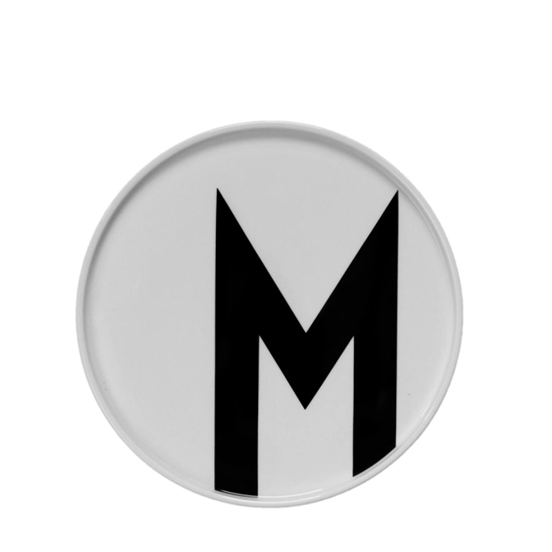 Тарелка с буквой М Design Letters